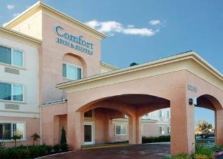 Hotel Comfort Inn & Suites Galt - Lodi North