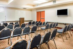 Hotel Comfort Inn & Suites Galt - Lodi North