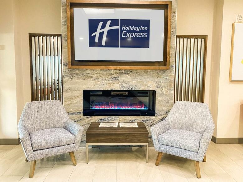 Holiday Inn Express Hotel & Suites Frazier Park