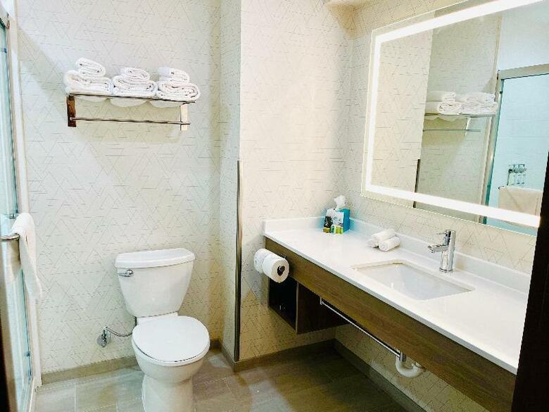 Holiday Inn Express Hotel & Suites Frazier Park