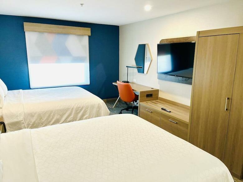 Holiday Inn Express Hotel & Suites Frazier Park