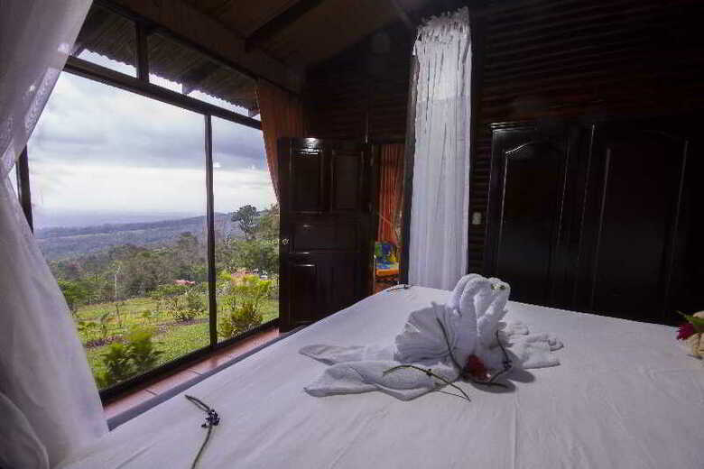 Hotel Green Lagoon Falls Park Lodge
