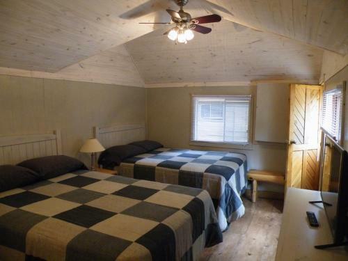 Peacock Villa Motel