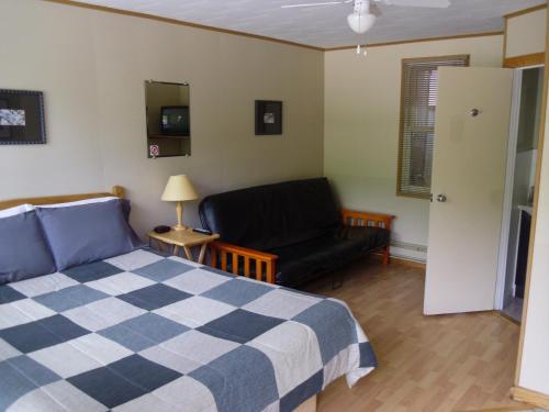 Peacock Villa Motel