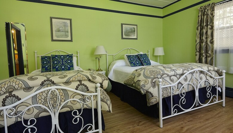 Hostal Victoria's Historic Inn