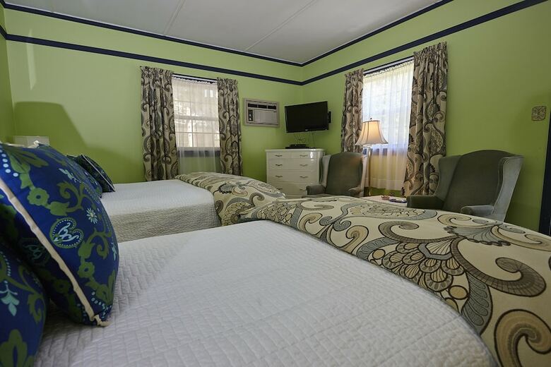 Hostal Victoria's Historic Inn