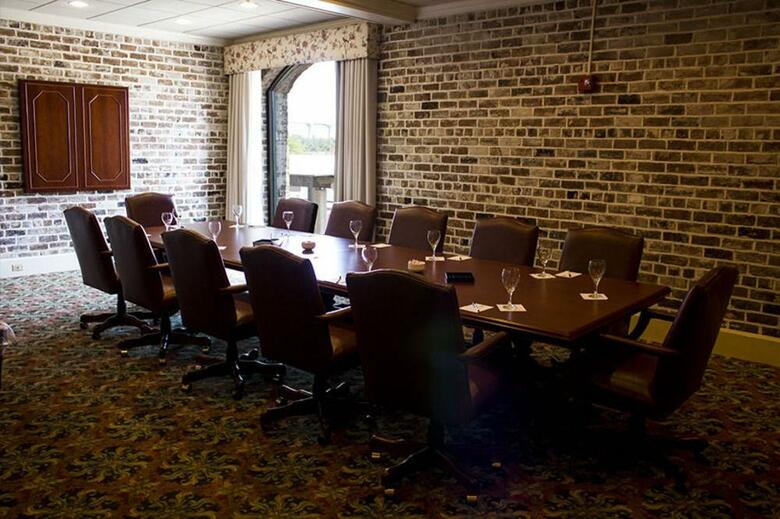 Hotel River Street Inn