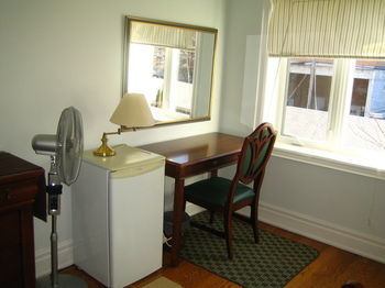Suite Dreams Toronto Bed & Breakfast