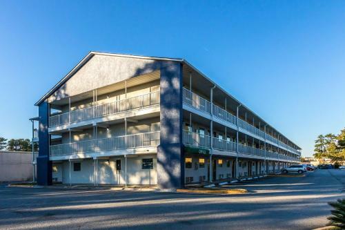 Motel Savannah Suites Savannah