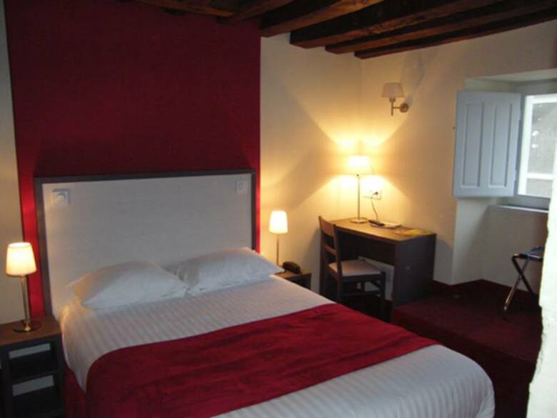 Hotel Logis Le Puits Dor�