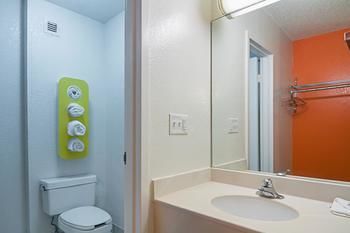 Motel 6 Rockford