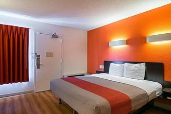 Motel 6 Rockford