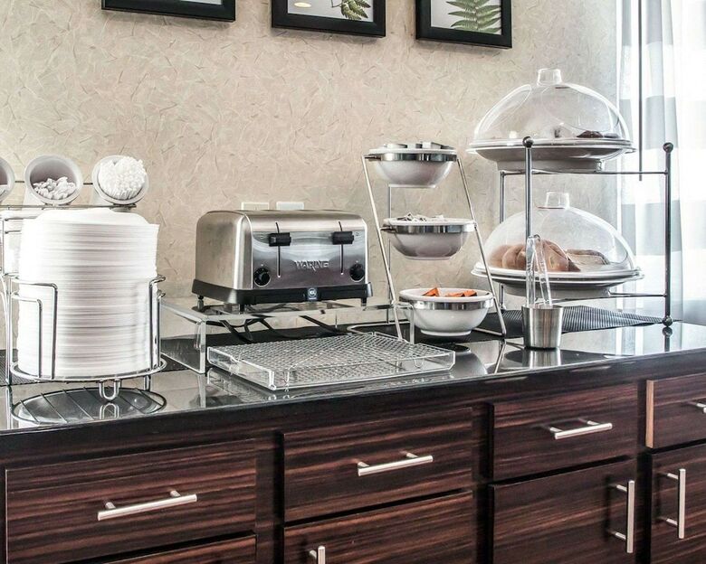 Hotel Sleep Inn & Suites