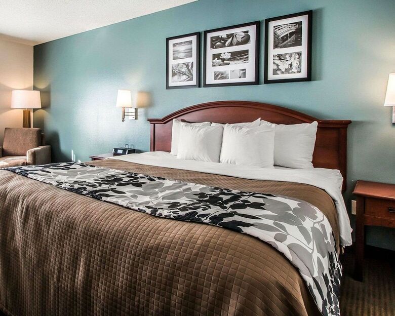 Hotel Sleep Inn & Suites