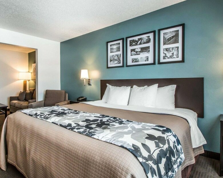 Hotel Sleep Inn & Suites