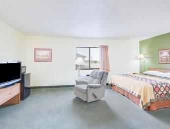 Super 8 Motel - Colby