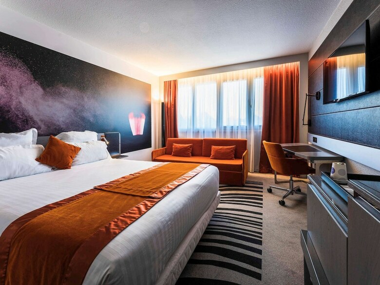Novotel Orl�ans Charbonni�re Hotel