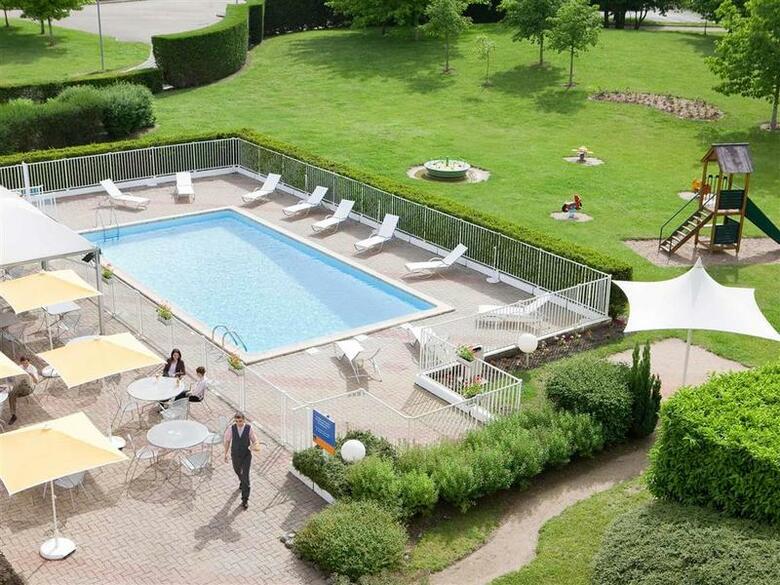 Novotel Orl�ans Charbonni�re Hotel