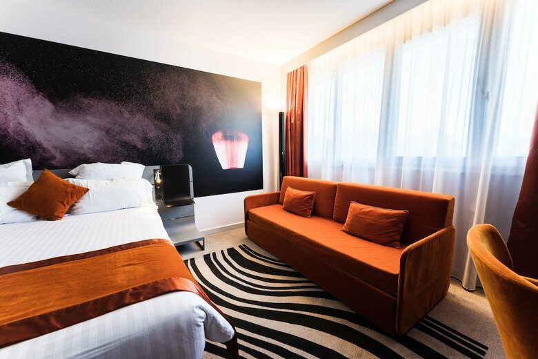 Novotel Orl�ans Charbonni�re Hotel