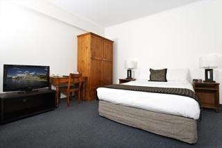 Hotel Breakfree Directors Studios