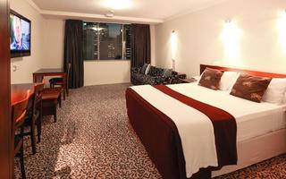 Hotel Astor Metropole (torre)