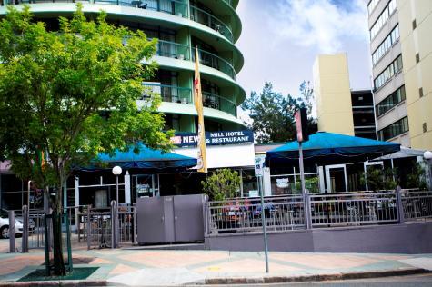 Hotel Metro Tower Mill
