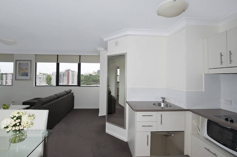 Hotel Park Regis North Quay