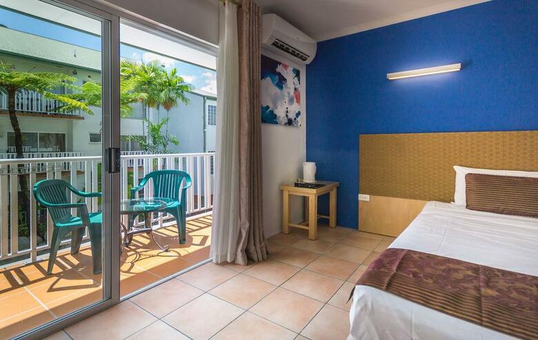 Hotel Coral Tree Inn