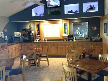 Posada Asteria Inn & Suites