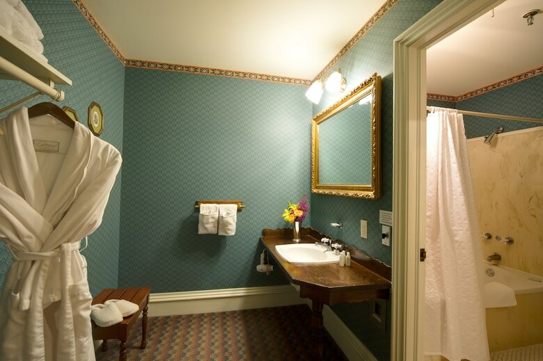 St James Hotel