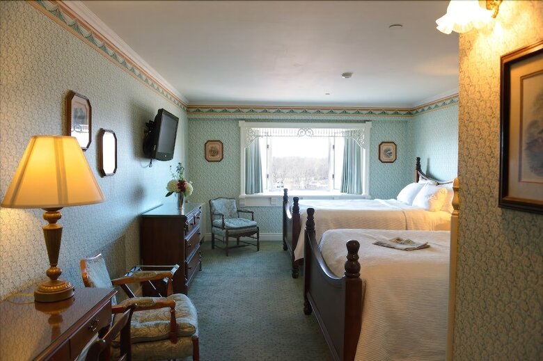 St James Hotel