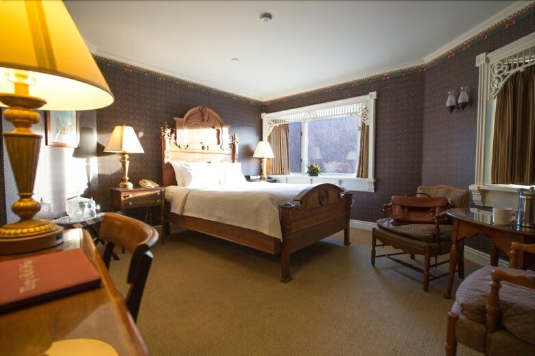 St James Hotel