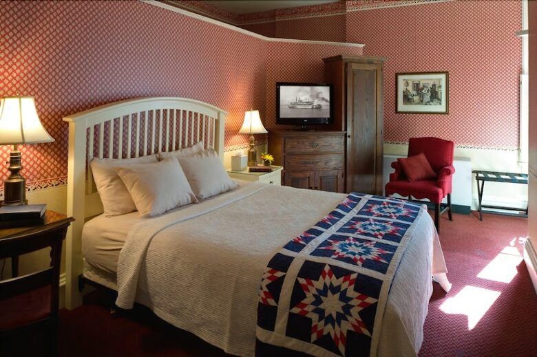 St James Hotel
