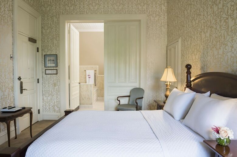St James Hotel