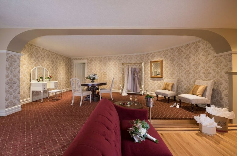 St James Hotel