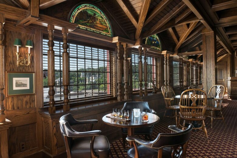 St James Hotel