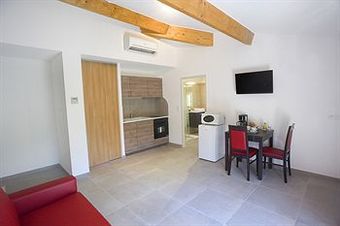 Hotel Les Bastides Du Gapeau
