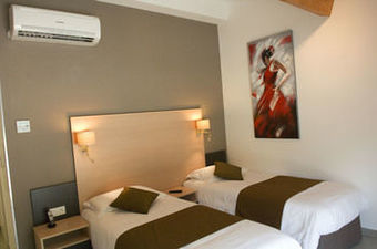 Hotel Les Bastides Du Gapeau