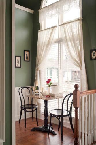 Bed & Breakfast Colonial Inn