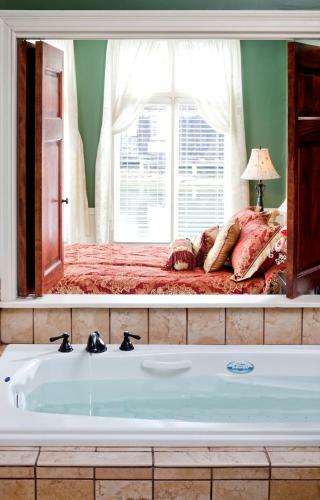 Bed & Breakfast Colonial Inn