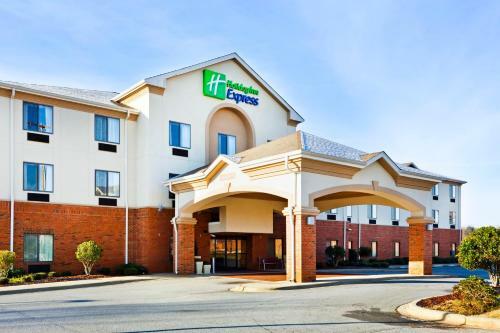 Hotel Holiday Inn Express Forest City
