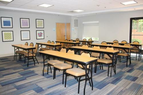Hotel Holiday Inn Express Forest City