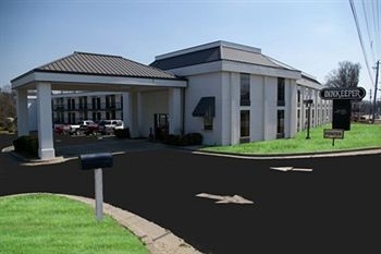 Motel Innkeeper Roxboro