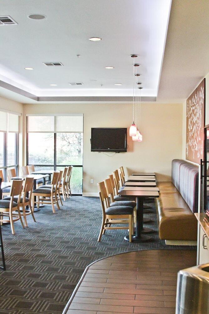 Hotel Towneplace Suites By Marriott Broken Arrow