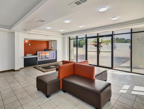 Motel 6 Lindale Tx