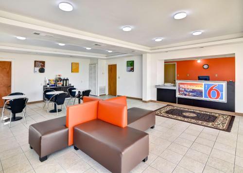 Motel 6 Lindale Tx