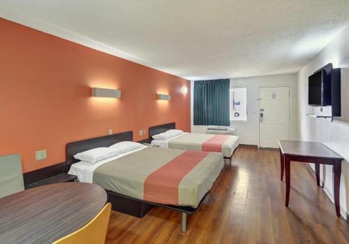 Motel 6 Lindale Tx