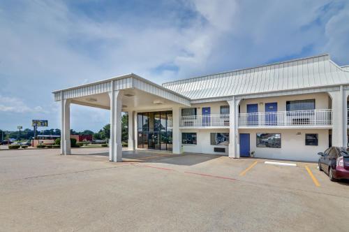 Motel 6 Lindale Tx