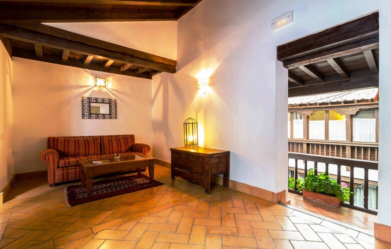 Hotel Casa Del Capitel Nazar�
