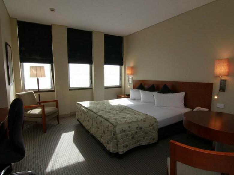 Hotel Batman�s Hill On Collins